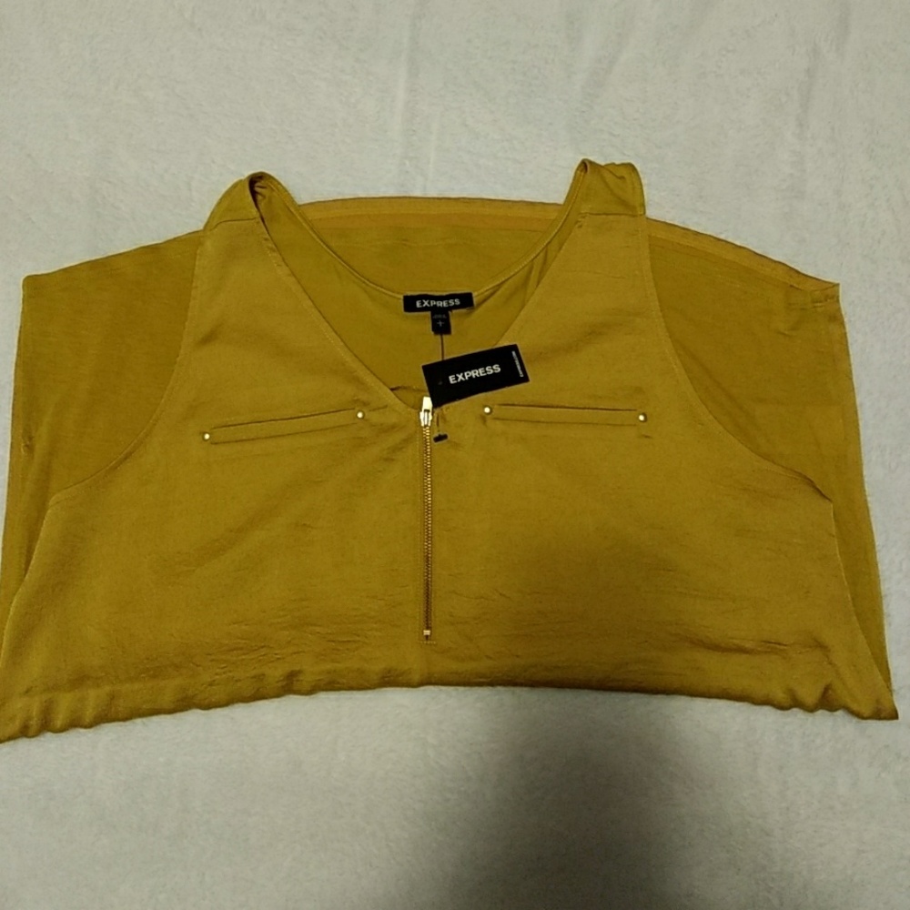 🆕Express Blouse🆕 - Picture 3 of 6
